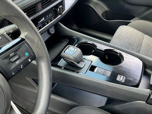 Used 2023 Nissan Rogue SV image 15