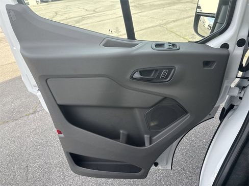 New 2025 Ford Transit 250 148 Medium Roof image 20
