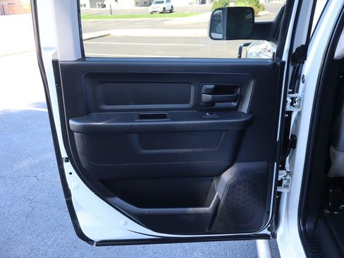 Used 2018 RAM 3500 Tradesman w/ Chrome Appearance Group AWD/4WD image 25
