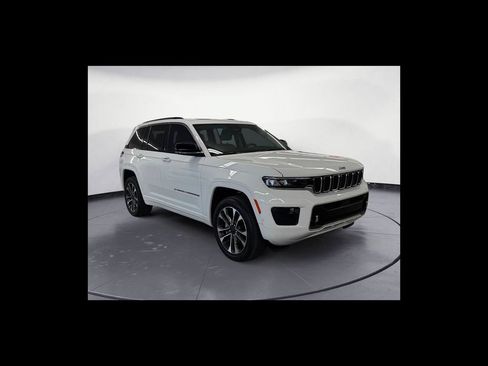 Used 2022 Jeep Grand Cherokee Overland AWD/4WD image 8
