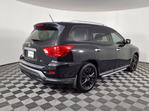 Used 2018 Nissan Pathfinder SL FWD image 4