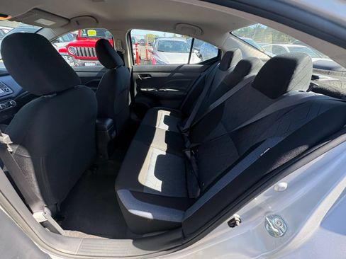 Used 2025 Nissan Versa SV FWD image 19