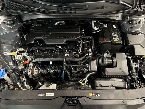 Used 2024 Hyundai Elantra Limited image 22