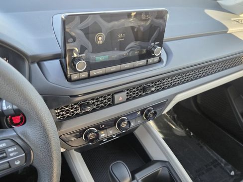Used 2025 Honda Accord LX image 18