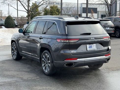 Used 2023 Jeep Grand Cherokee Overland w/ Luxury Tech Group IV image 9