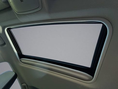Used 2018 Toyota RAV4 XLE FWD image 28