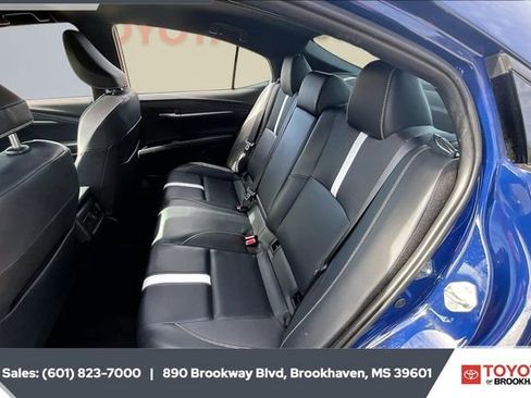 Used 2025 Toyota Camry SE image 19