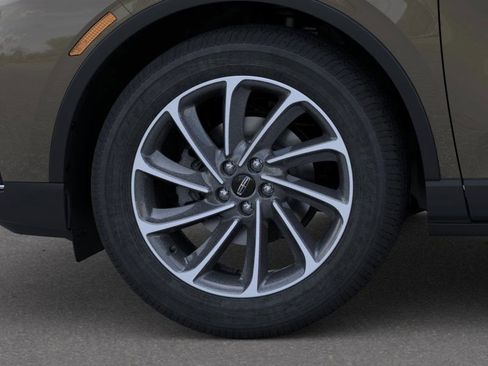 New 2025 Lincoln Corsair AWD w/ Equipment Group 101A image 19