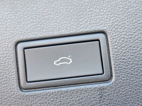 Used 2024 Volkswagen Atlas SEL Premium R-Line image 29