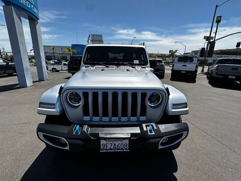 Used 2023 Jeep Wrangler Unlimited Sahara w/ Cold Weather Group AWD/4WD image 3