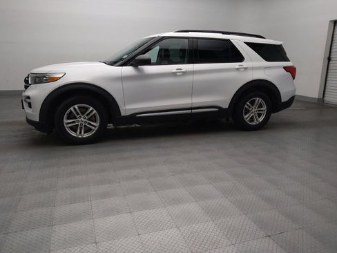 Used 2021 Ford Explorer XLT w/ Equipment Group 202A RWD image 2