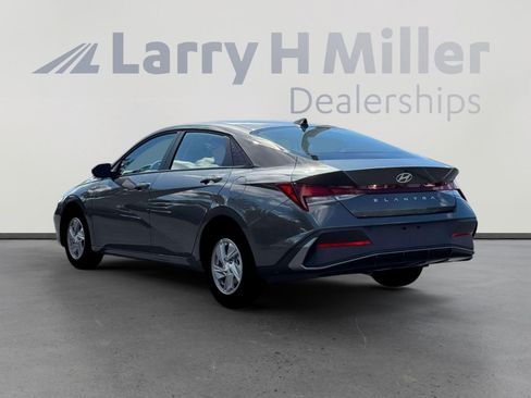 New 2026 Hyundai Elantra SE FWD image 5