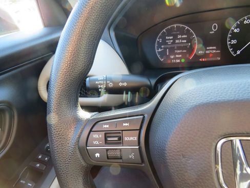 Used 2023 Honda HR-V LX image 19