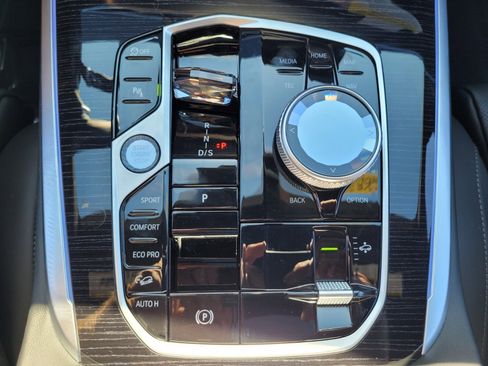 New 2026 BMW X7 M60i w/ Executive Package image 25