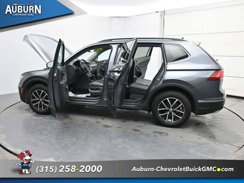 Used 2021 Volkswagen Tiguan SE w/ Panoramic Sunroof Package AWD/4WD image 33