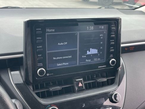 Used 2022 Toyota Corolla LE image 10