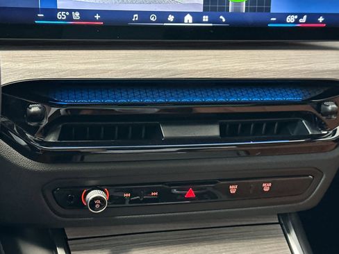 New 2026 BMW 230i Coupe w/ Convenience Package image 17