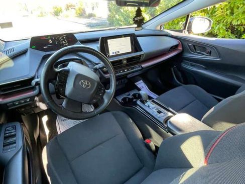 Used 2023 Toyota Prius Prime FWD image 10