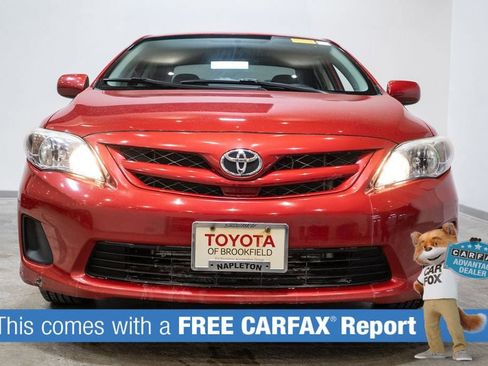 Used 2011 Toyota Corolla LE image 2