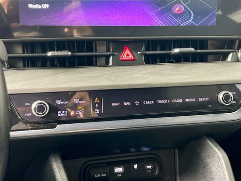 Used 2025 Kia Sportage X-Line w/ Premium Package image 27