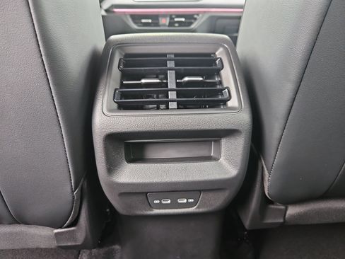 New 2026 Volkswagen Tiguan SE R-Line AWD/4WD image 23