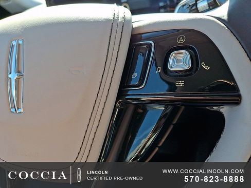 Certified 2025 Lincoln Aviator AWD image 23