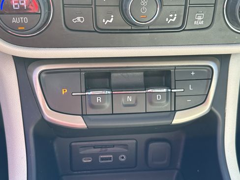 Used 2024 GMC Terrain Denali w/ Denali Premium Package image 34