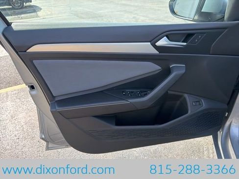 New 2025 Volkswagen Jetta SE image 23