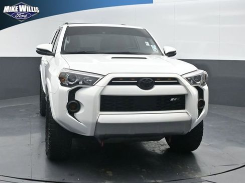 Used 2023 Toyota 4Runner TRD Off-Road Premium AWD/4WD image 2