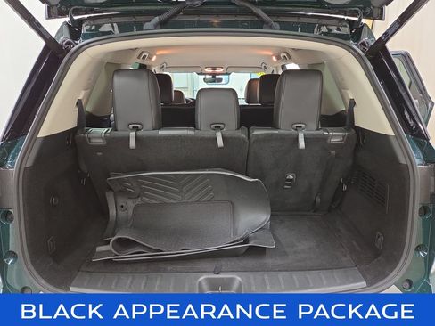 Used 2023 Nissan Pathfinder SL w/ Black Appearance Package AWD/4WD image 9