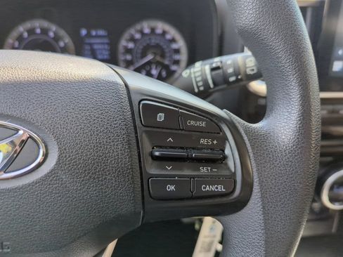 Used 2020 Hyundai Venue SEL FWD image 24