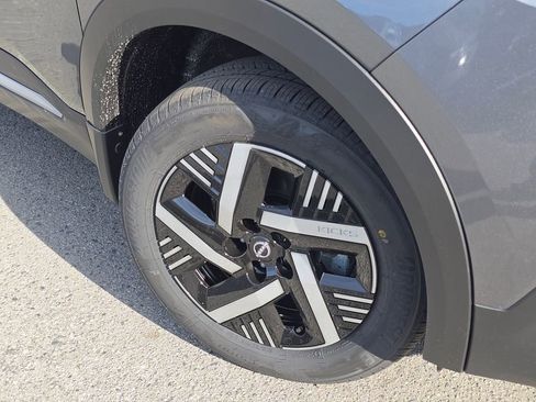 New 2026 Nissan Kicks SV image 9