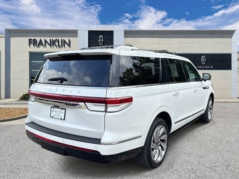 Certified 2022 Lincoln Navigator L Reserve AWD/4WD image 7