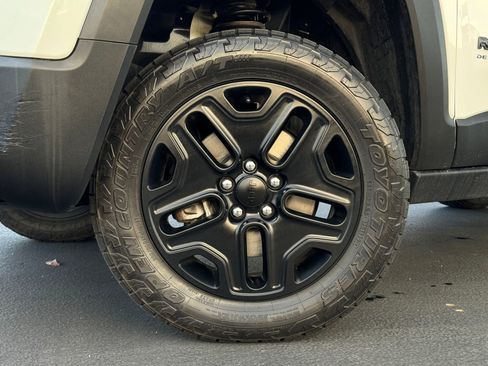 Used 2017 Jeep Renegade Trailhawk image 28