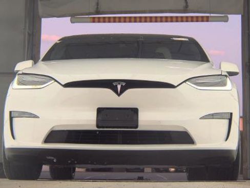 Used 2022 Tesla Model X Plaid image 9