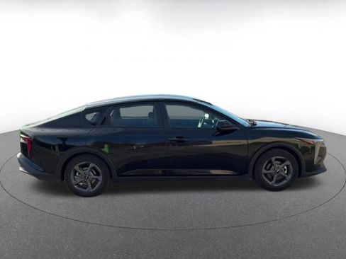 Used 2025 Kia K4 LXS image 16