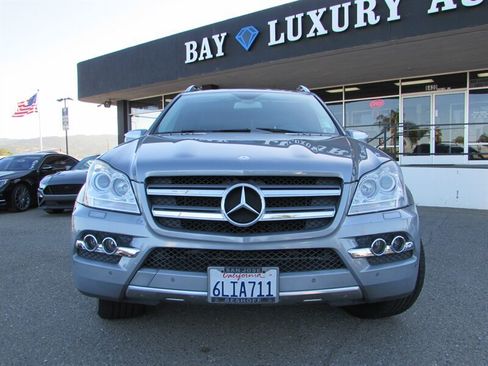 Used 2010 Mercedes-Benz GL 450 4MATIC image 3