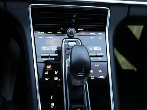 Used 2022 Porsche Panamera 4 Platinum Edition w/ Assistance Package image 25