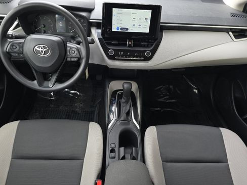 Used 2025 Toyota Corolla LE FWD image 10