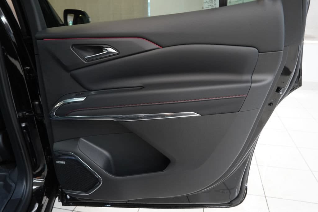 New 2026 Chevrolet Traverse RS w/ LPO, Floor Liner Package AWD/4WD image 34
