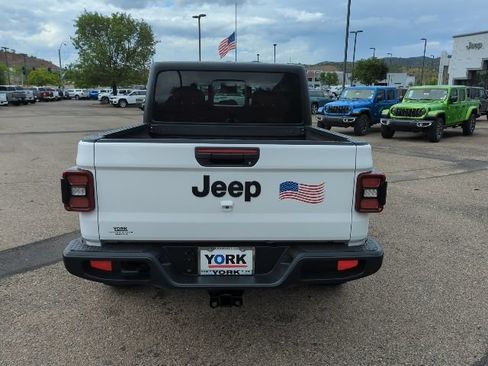 Used 2024 Jeep Gladiator Sport AWD/4WD image 5