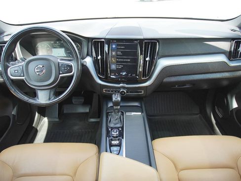Used 2018 Volvo XC60 T6 Momentum w/ Convenience Package AWD/4WD image 17