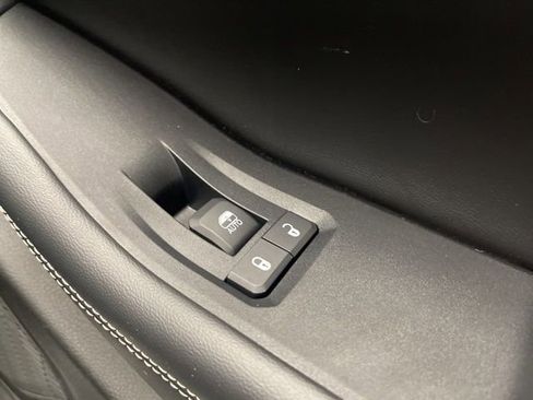 Used 2023 Jeep Grand Cherokee Limited image 30