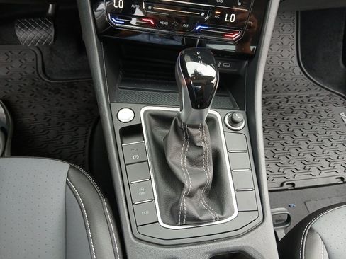 New 2026 Volkswagen Jetta SE FWD image 17