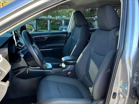 Used 2024 Toyota RAV4 LE image 23