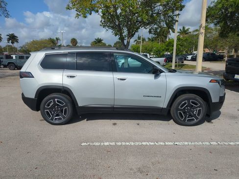 New 2026 Jeep Cherokee Laredo AWD/4WD image 4