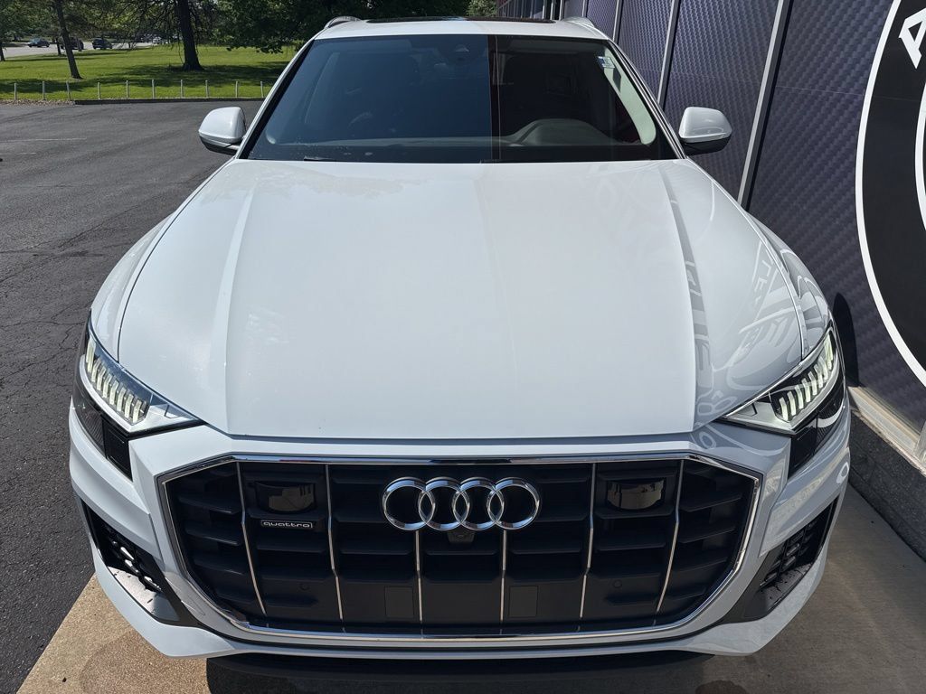 Used 2023 Audi Q8 Premium w/ Convenience Package AWD/4WD image 9