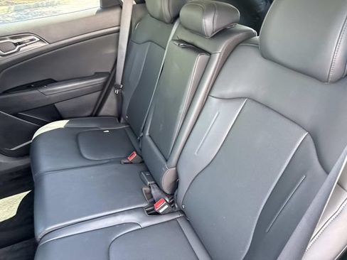 Used 2024 Kia Sportage EX FWD image 14