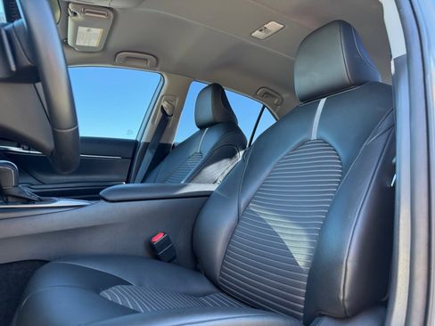 Used 2022 Toyota Camry SE image 16