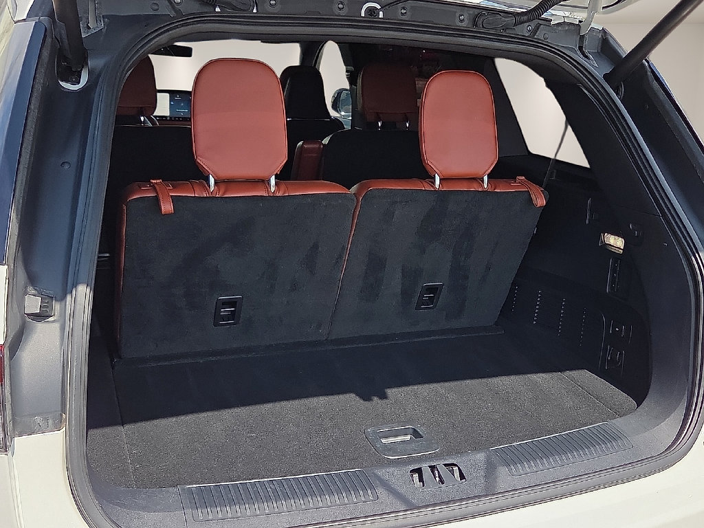 Used 2025 Lincoln Aviator Reserve w/ Equipment Group 201A AWD/4WD image 9